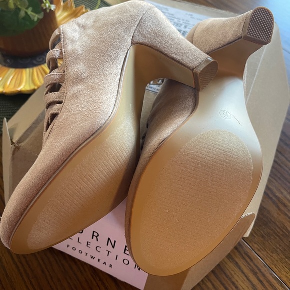 NWOT Journey Bootie - Picture 4 of 6